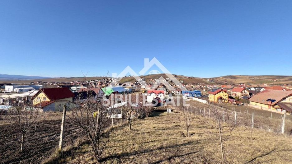 Casa duplex 100 mp utili, la intrare Sura Mare teren 1500 mp teren - Poză 3