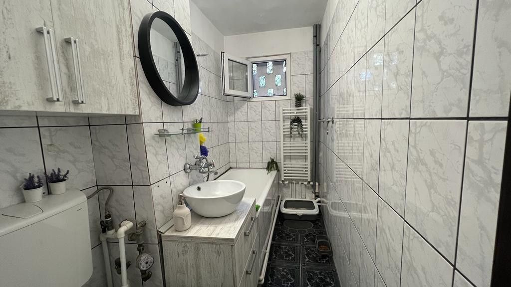 KM 4-5 - Apartament cu 3 camere situat la etajul 3 - Poză 14