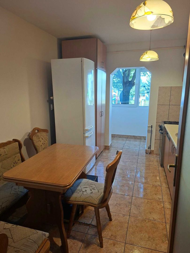 Apartement de inchiriat cu 3 camere - zona Calea Floresti - Poză 1