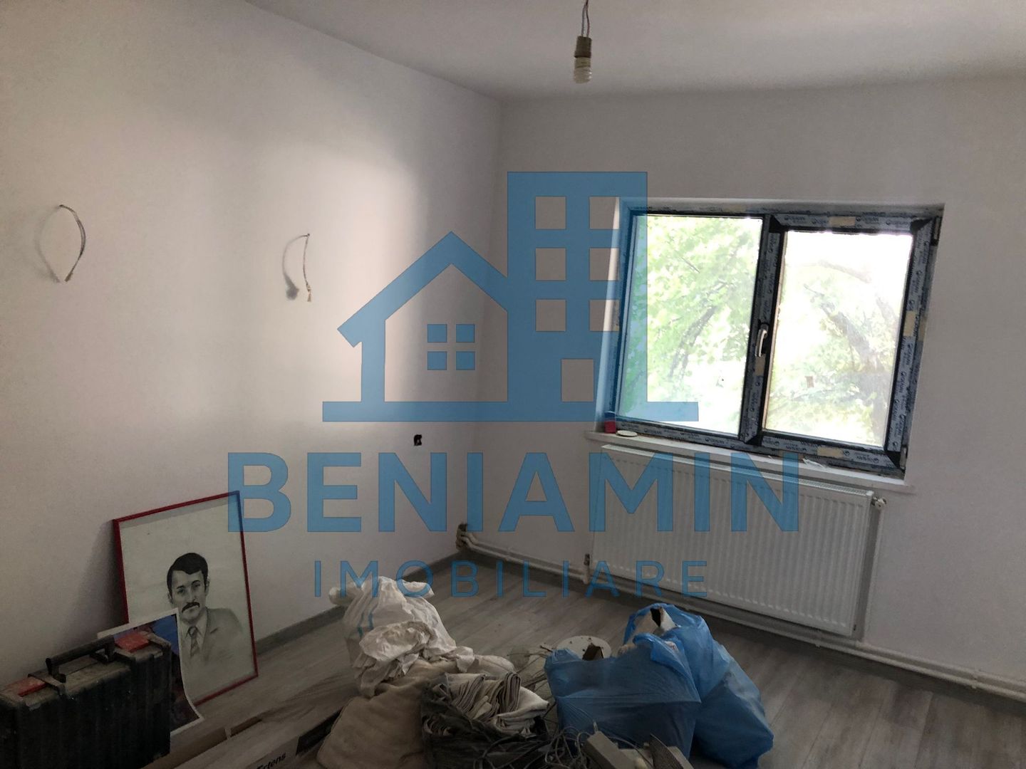 Apartament 4 camere decomandat centrala 83mp renovat etaj 1 Craiovita - Poză 4