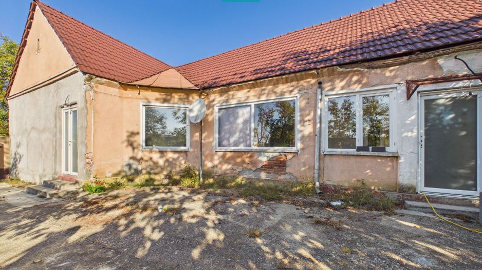 Casă cu teren 983 mp, front stradal 30 m, Cicir - Poză 1