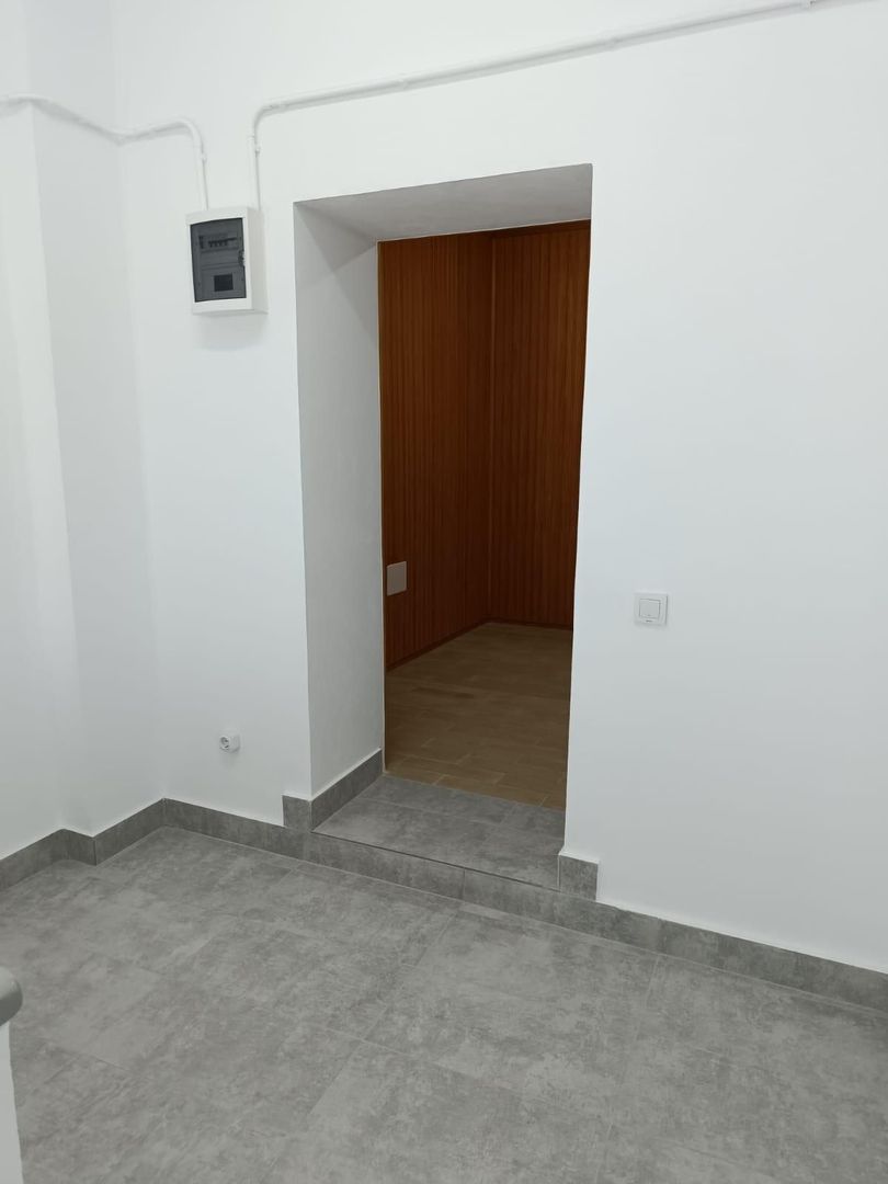 Oportunitate Unică: Spațiu Comercial cu Potențial - Piata 16 Februarie - Poză 8