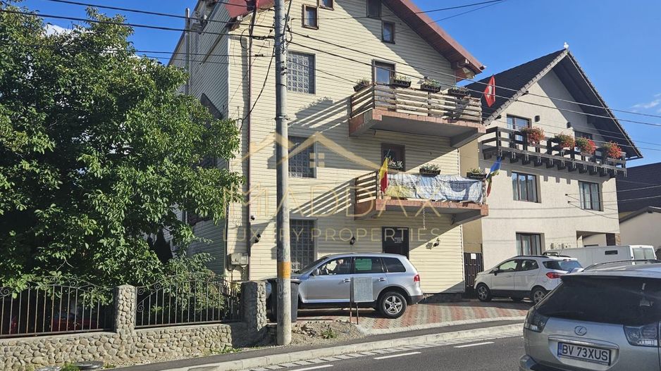 Pensiune 10 camere cu restaurant // teren 900 mp // Moieciu de Jos - Poză 4