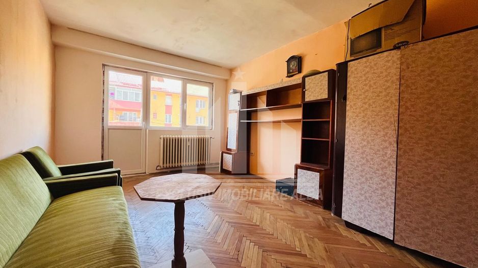 Apartament cu 3 camere decomandate, Centru - Poză 2