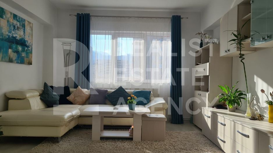 Apartament 4 camere de vânzare - Calea București, Brașov - Poză 1