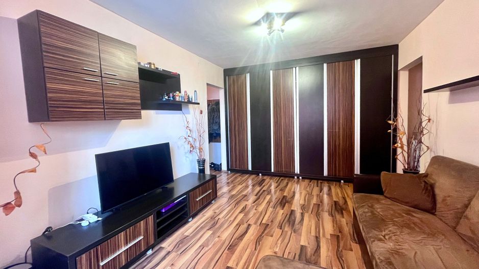 Apartament 3 Camere Str. Parcul Mic - Etaj Intermediar - Cod 5257 - Poză 2