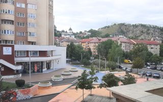 Vanzare 3 camere complet renovat zona pietonala Racadau - Poză 6