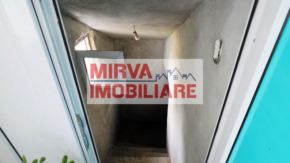 🏡 Casă renovată cu 6 camere, teren 557 mp – Berceni, Prahova - Poză 32