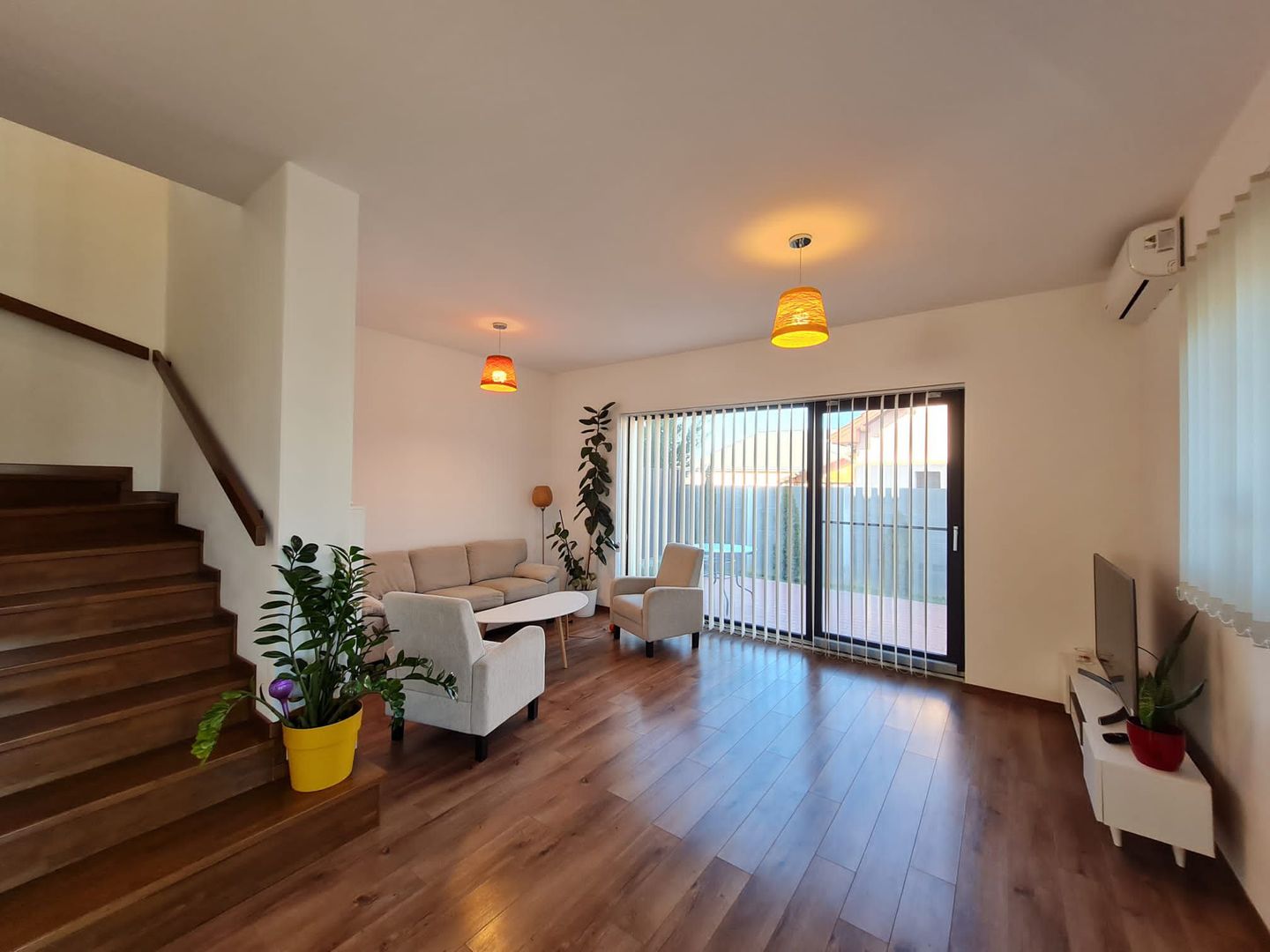 Minimalist la prima închiriere în Dumbravita - Poză 2