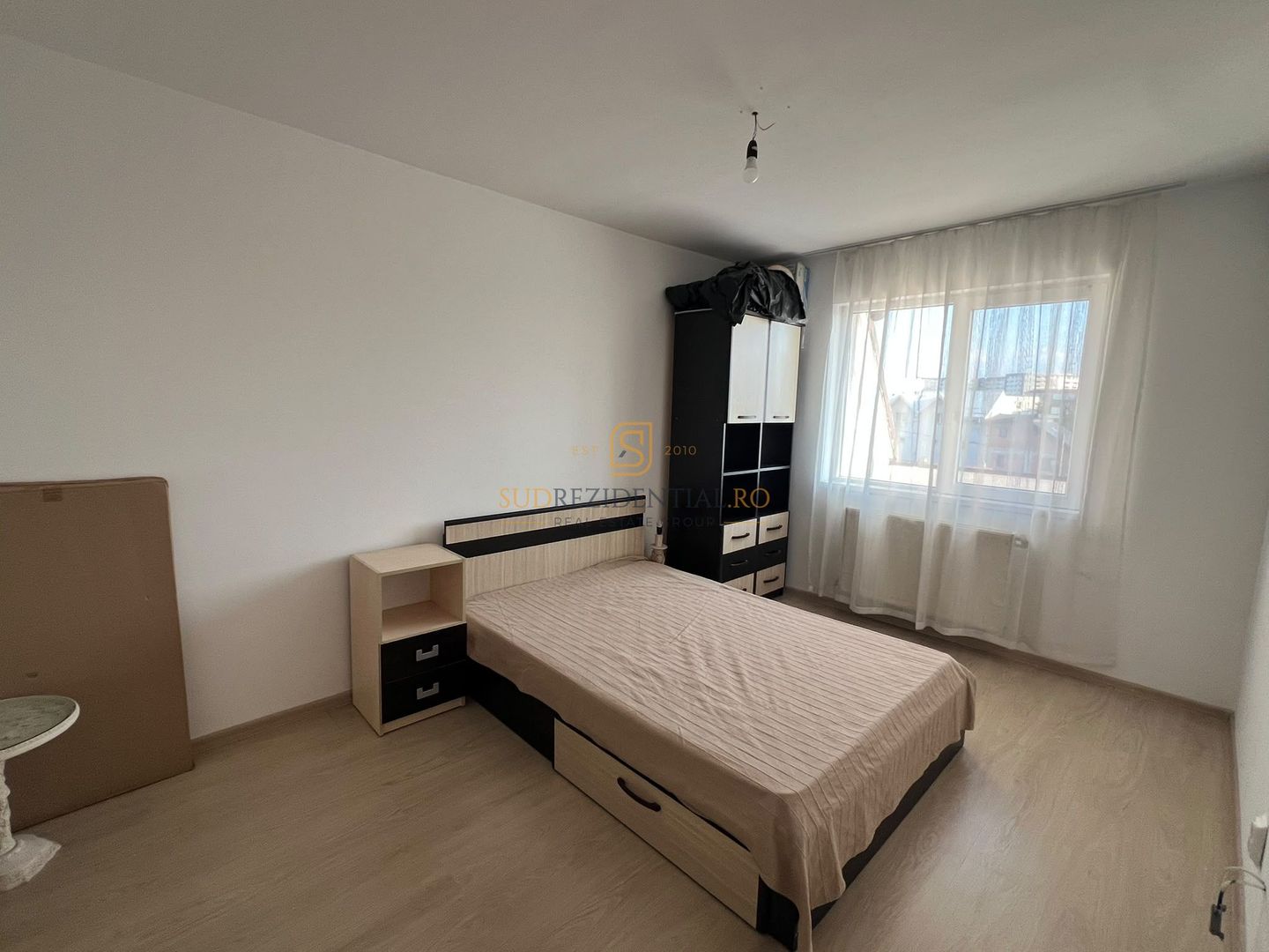 Apartament 3 camere, terasa generoasa, acces metrou Aparatorii Patriei - Poză 3