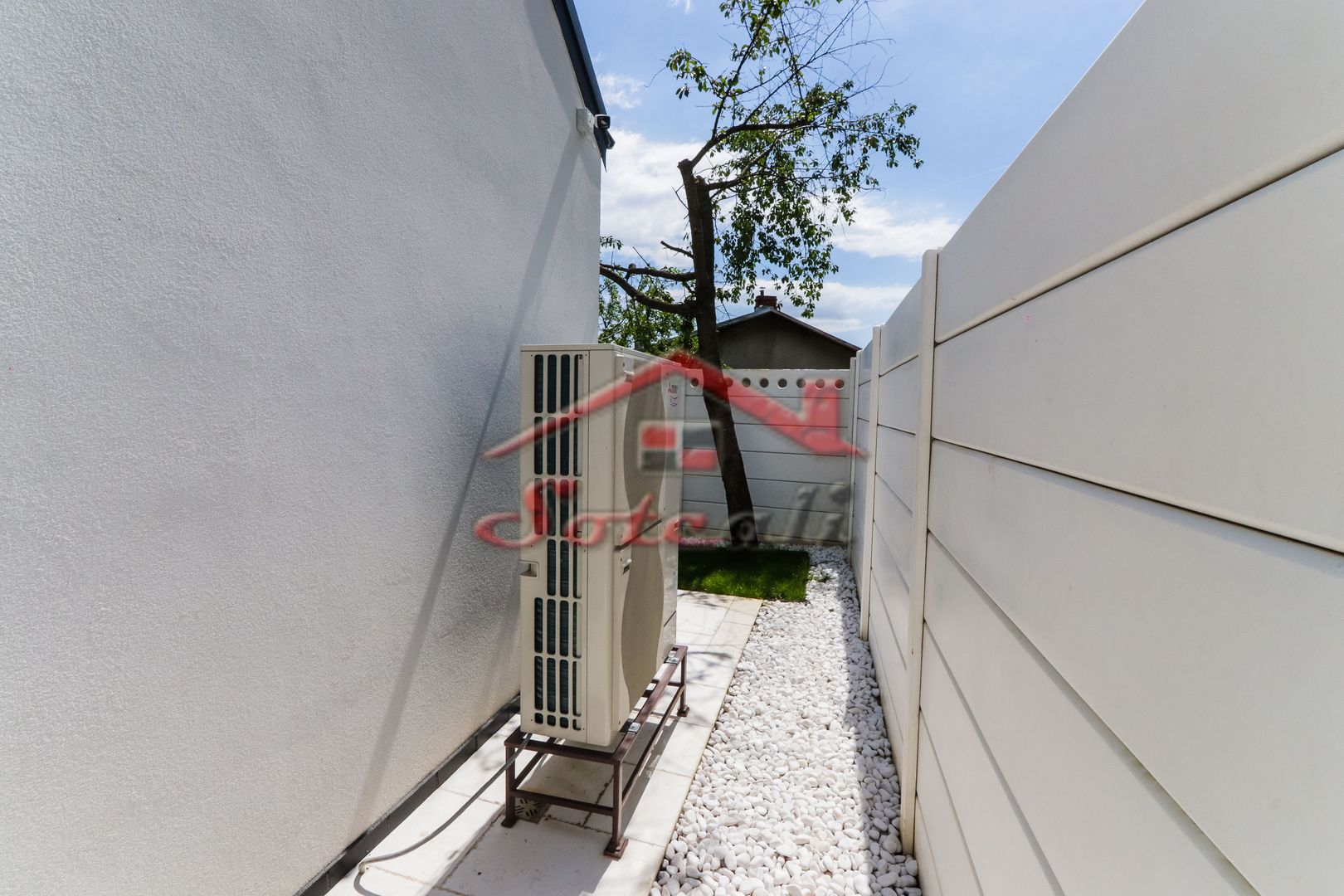 VILĂ MODERNĂ DE LUX CU PISCINĂ, FOTOVOLTAICE ȘI FOIȘOR – BREAZA - Poză 10