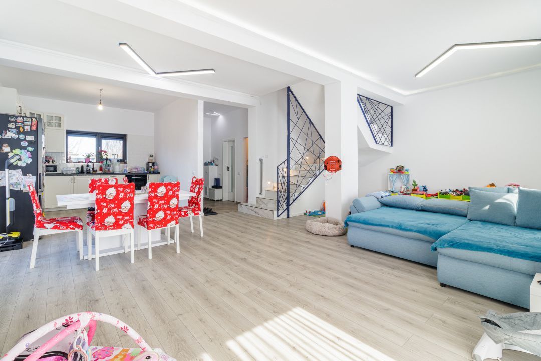 Casa Corbeanca P+1 cu 3 dormitoare si curte generoasa, terasa si loc de parcare - Poză 2