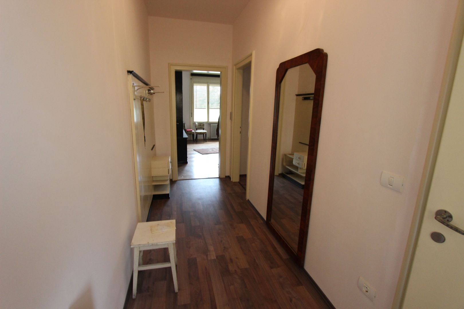 Apartament spatios 3 camere,zona medicina cu garaj si boxa - Poză 7