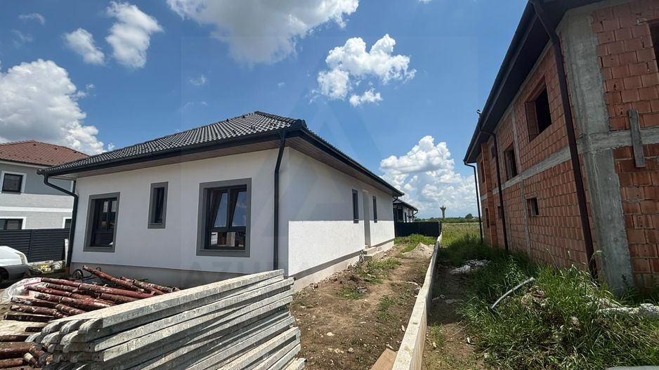 Casa premium pe un singur nivel 4 camere terasa pivnita Cristian - Poză 12