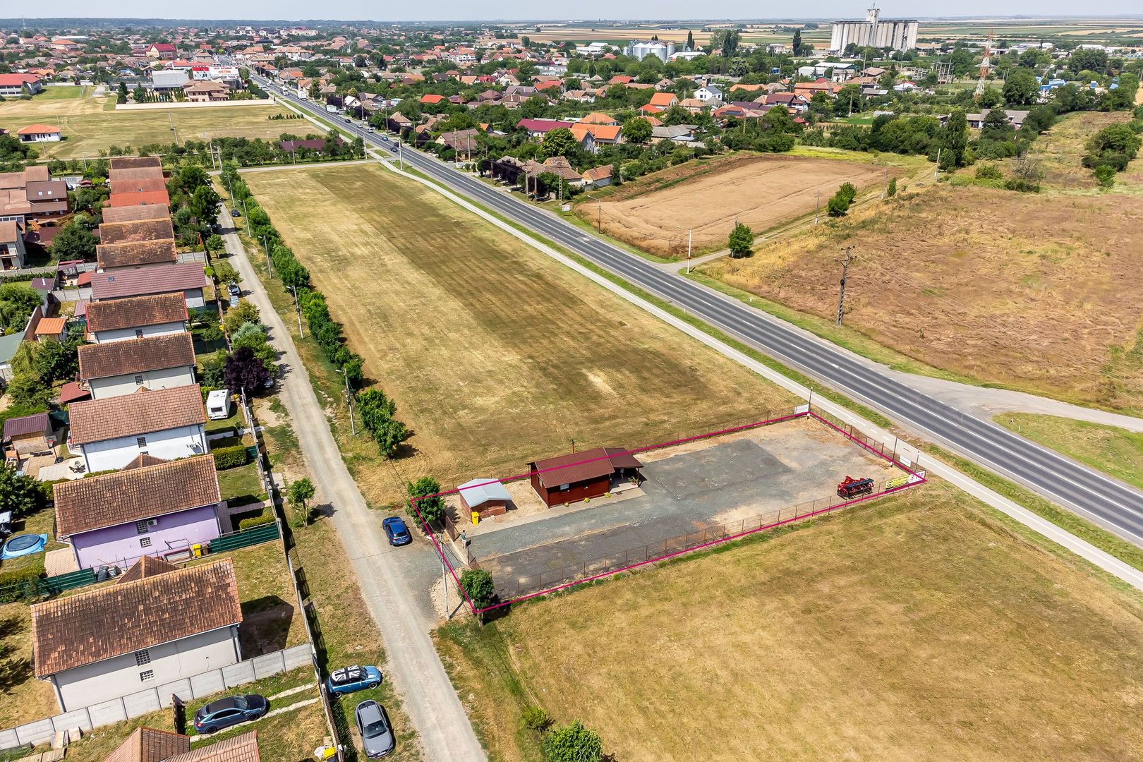 Închiriere Spațiu și Teren în Pecica – Ideal pentru Showroom - Poză 1