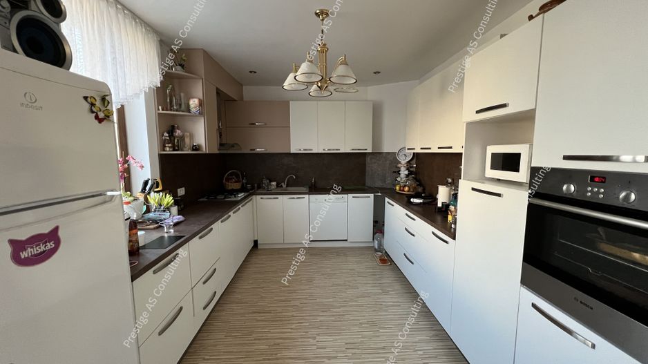 Vila 7 incaperi + 3 Anexe | 1800mp Teren | La Intrare in Dumbravita - Poză 3