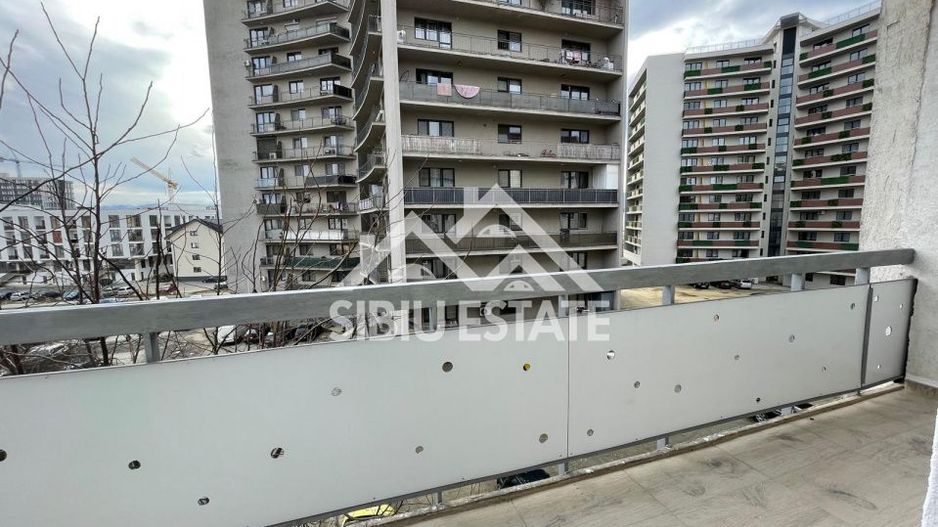 Apartament decomandat cu 2 camere, balcon, etaj 3, recent renovat, -Sibiu - Poză 12