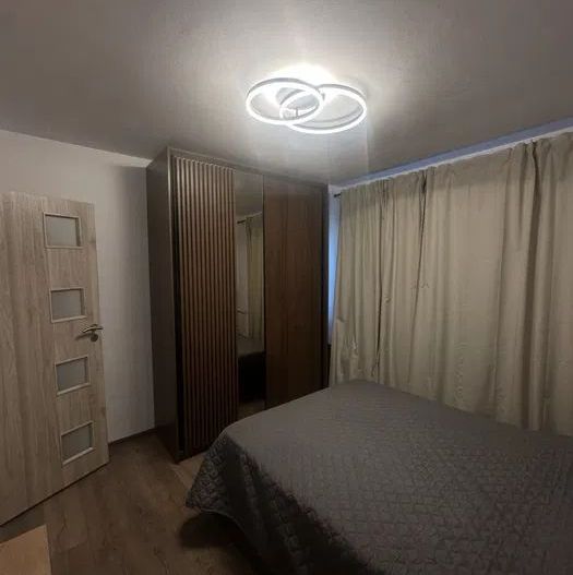Apartament renovat complet  //  utilat  //  vedere panoramica - Poză 4