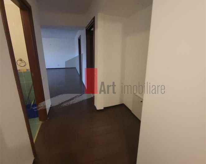 Apartament 3 camere Vitan metrou Mihai Bravu - Poză 12