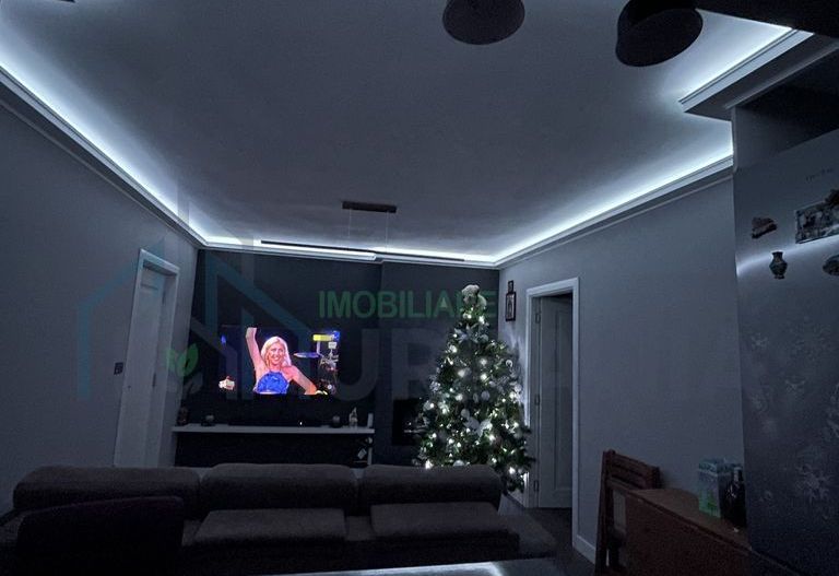 Persoană fizică vând apartament 3 camere la 5 min de Palas– Podu Roș - Poză 2