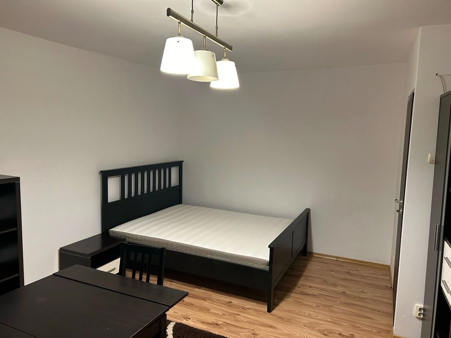 De inchiriat garsoniera 1 min Metrou Muncii, renovata, decomandata - Poză 1