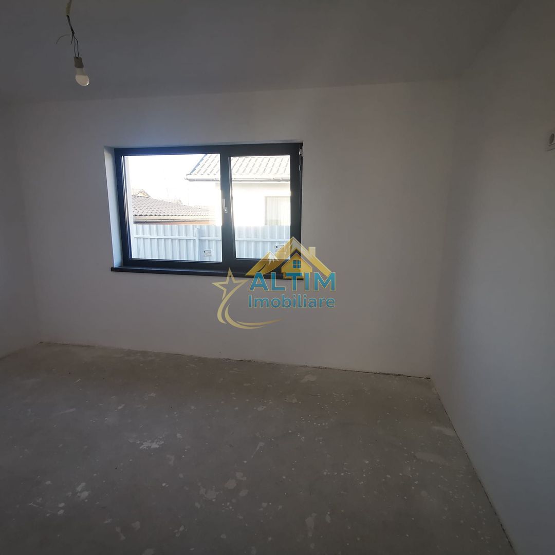 OPORTUNITATE: De vânzare - Casă nouă în cartier Izvor - Poză 3