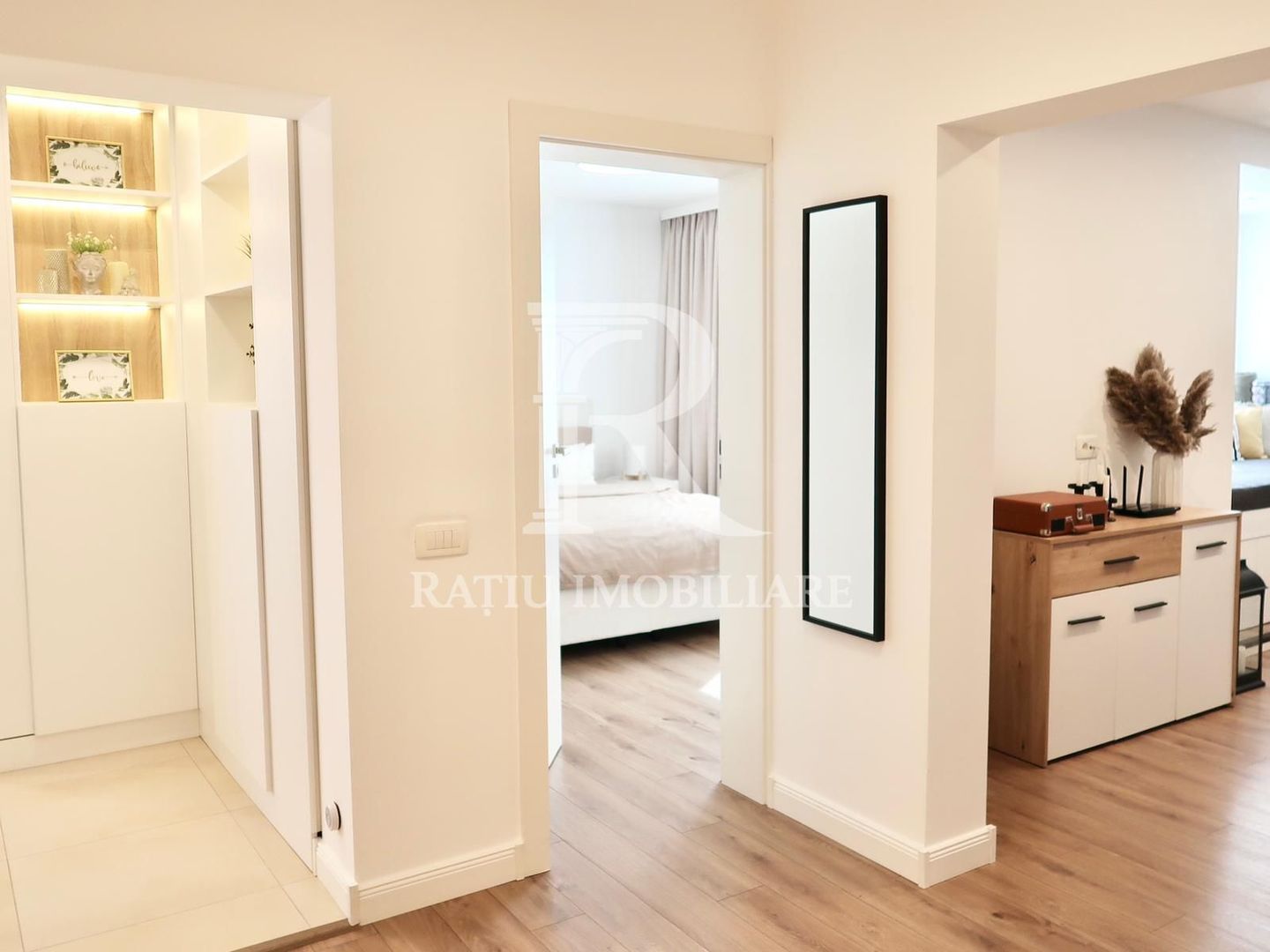 Apartament cu 3 camere | Vedere panoramică deosebită | Oradea - Poză 16