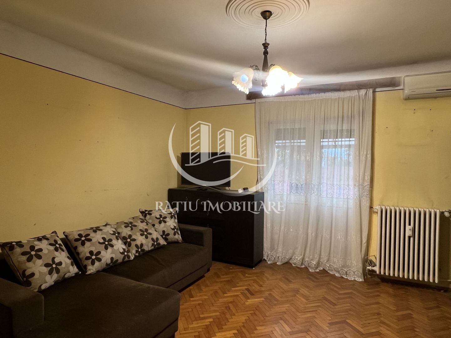 Apartament cu 2 camere | Parcare Supraterana | etajul 1 | Central | Oradea - Poză 1