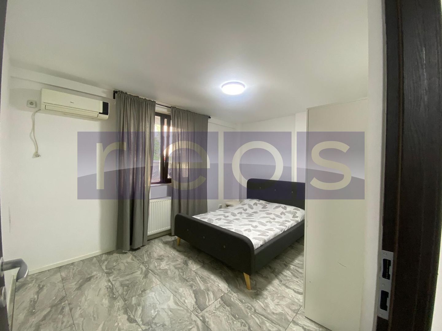 DE VANZARE APARTAMENT 2 CAMERE DECOMANDAT LIFT CENTRALA PROPRIE PARC SEBASTIAN - Poză 4