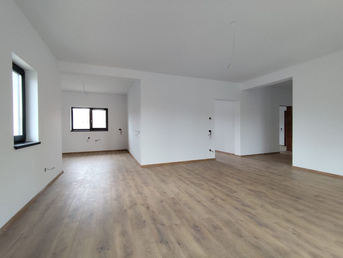 Casa noua de vanzare, nivel parter, living generos si 3 dormitoare - Poză 8