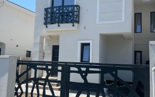 Jumătate de duplex premium, 120 mp utili, teren 256 mp, garaj și 3 dor - Poză 1