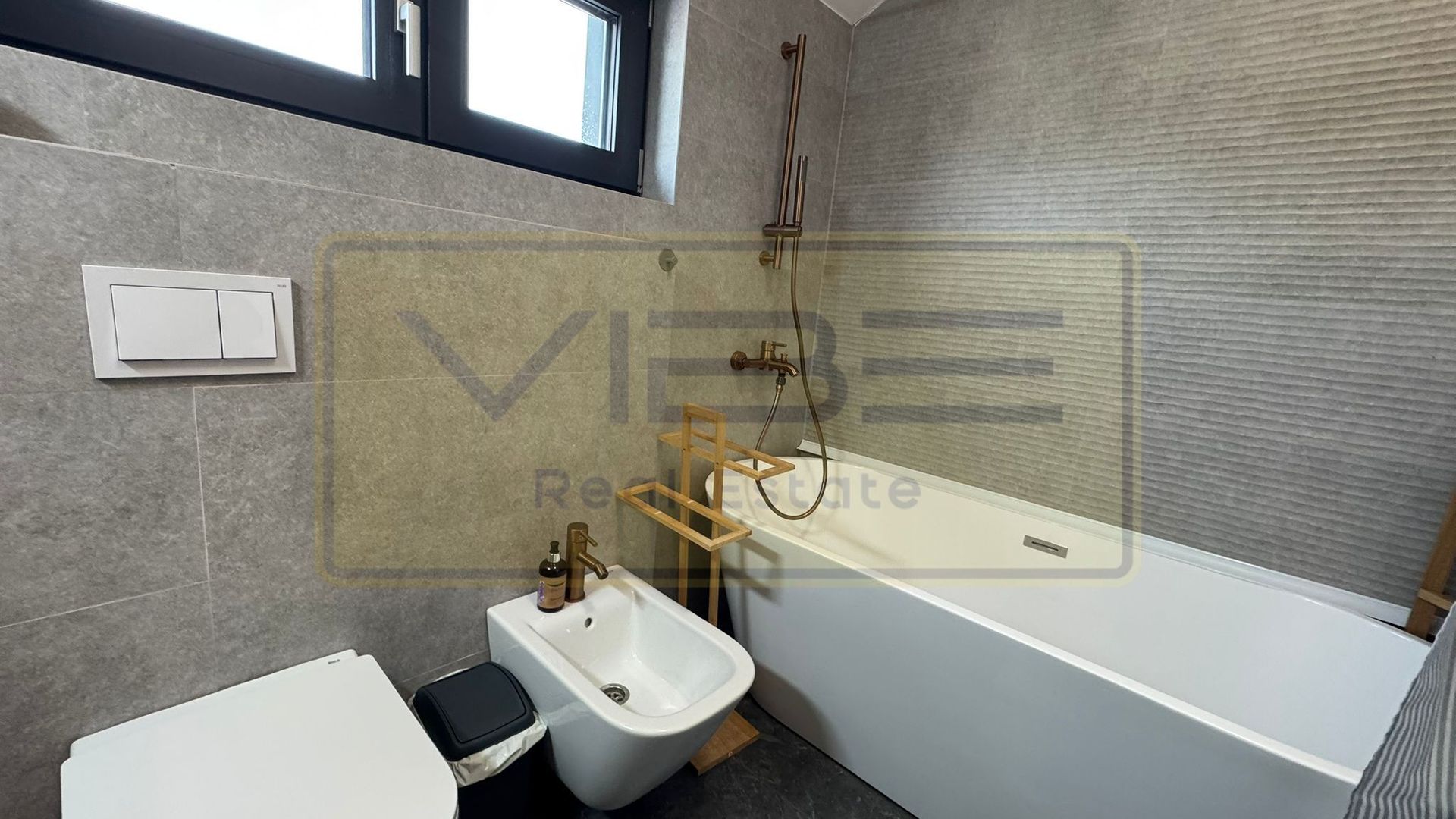 Apartament premium 3 camere + terasa Podul de Fier - Poză 20