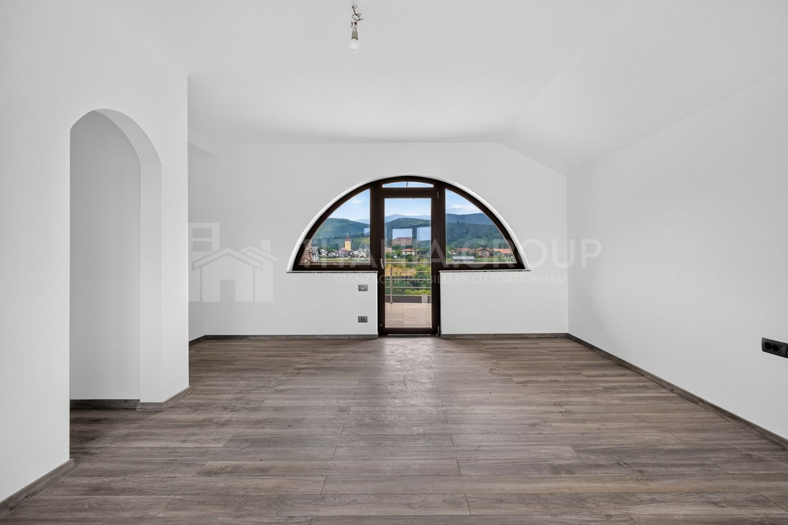 Vila cu arhitectura deosebita, teren 636mp, Cristian, Brasov - Poză 14