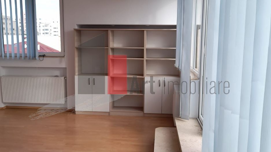 Spatiul "VELIKOM" , Stefan cel Mare, imobil birouri, 105mp(inclusiv terasa 50mp) - Poză 2