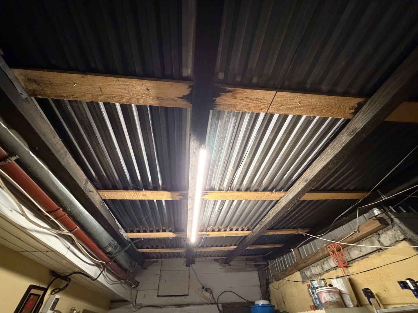 Casa cu 2 corpuri, acces auto, curte – Republica / Industriilor - Poză 8