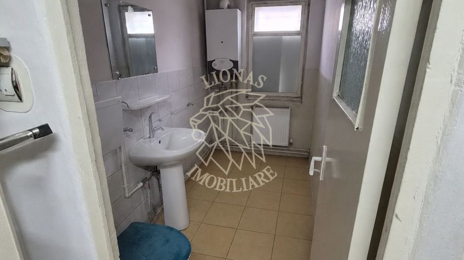 Spatiu comercial 40 mp la strada-ideal magazin, salon, florarie-Han - Poză 4