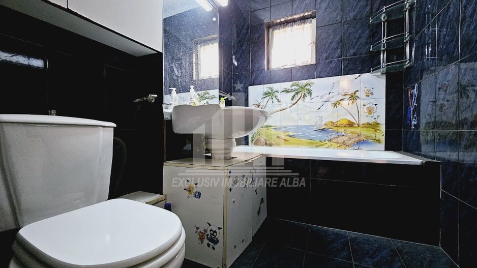 Apartament cu 3 camere decomandate, Cetate - Poză 7