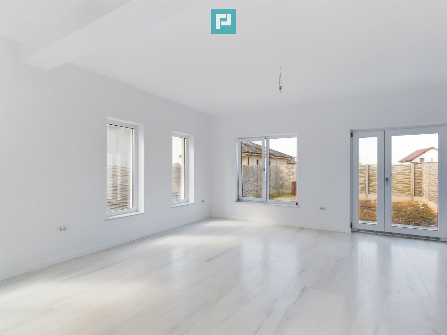 Duplex cu 5 camere în Ghiroda - Poză 2