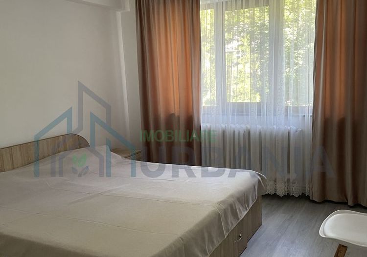 Inchiriez apartmrnt - Poză 1