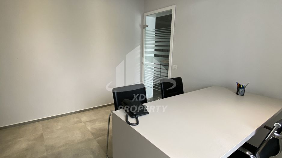 Spatiu de birouri  219mp utili , mobilat complet, Sibiu, D. Stanca - Poză 9