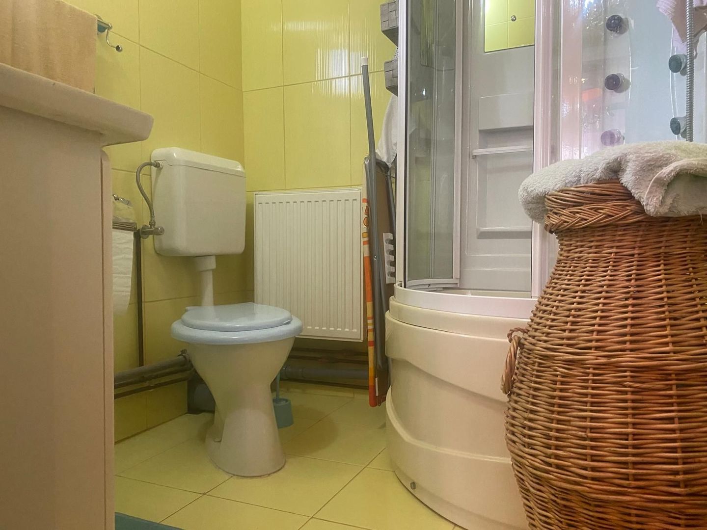 Oportunitate:clinica, birouri etc! Vanzare casa cu 4 camere-Targoviste - Poză 8