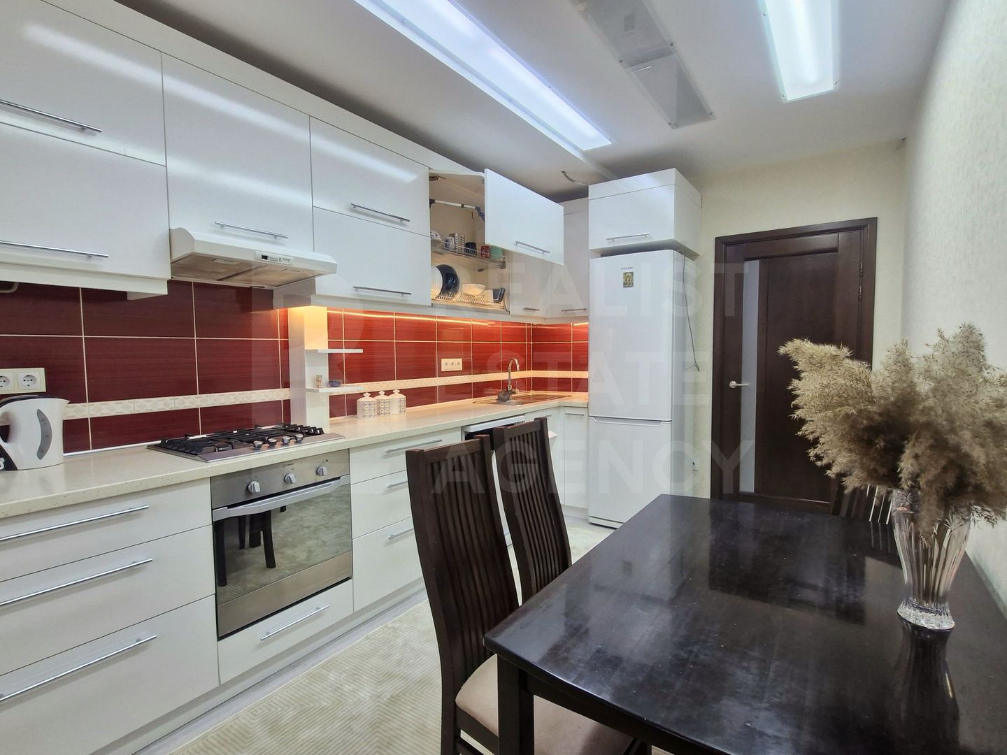 Chirie, apartament, 2 camere, str.  Cornului, Buiucani - Poză 1