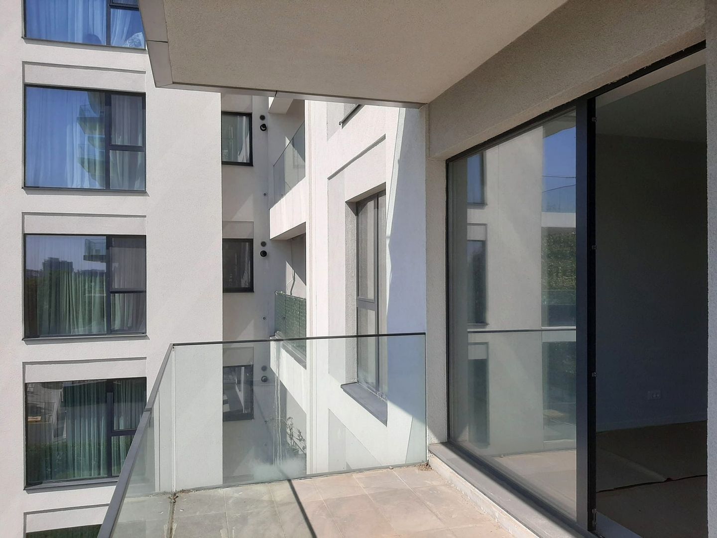 Vanzare Apartament modern cu 2 camere etaj 3 langa Petrom City - Poză 1