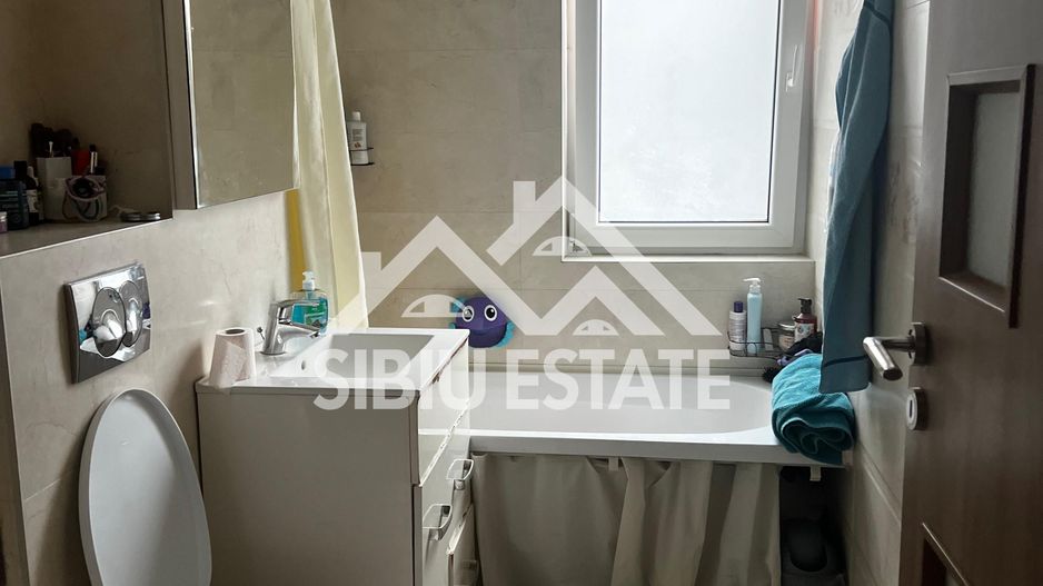 Apartament 3 camere cu grădină 100 mp.  loc de parcare-Calea Cisnadiei - Poză 8