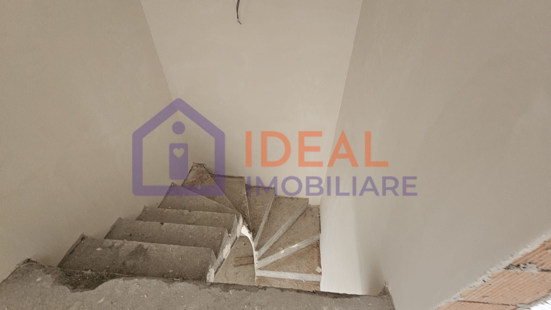 Triplex cu 4 camere si gradina, in Cisnadie - Poză 7