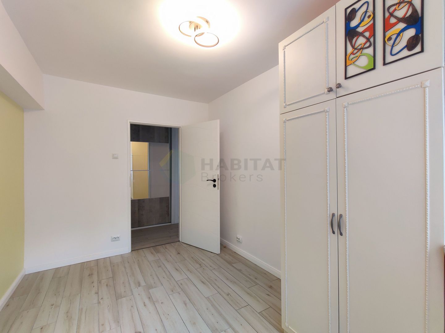 Prima inchirere,  strada Odobesti la intrarea in parc - Poză 8