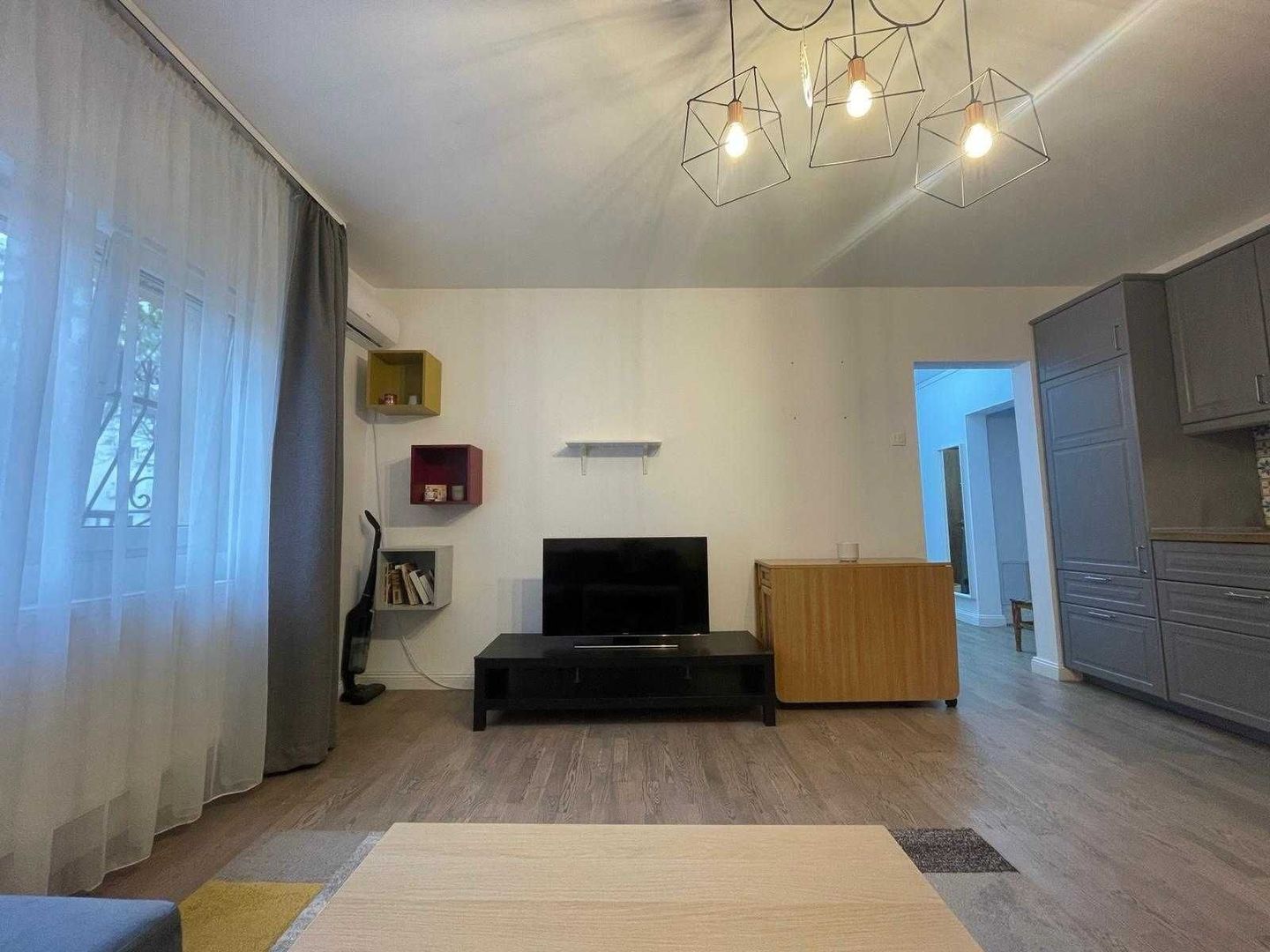 Inchiriere apartament 3 camere Tei - Poză 1