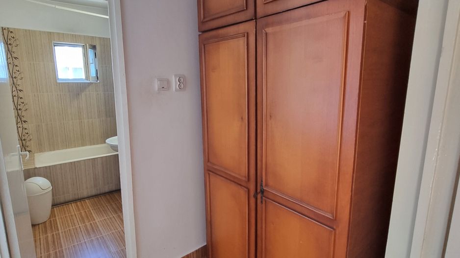 Girocului, et.3, 3 camere, 2 băi, centrală termică proprie - Poză 11