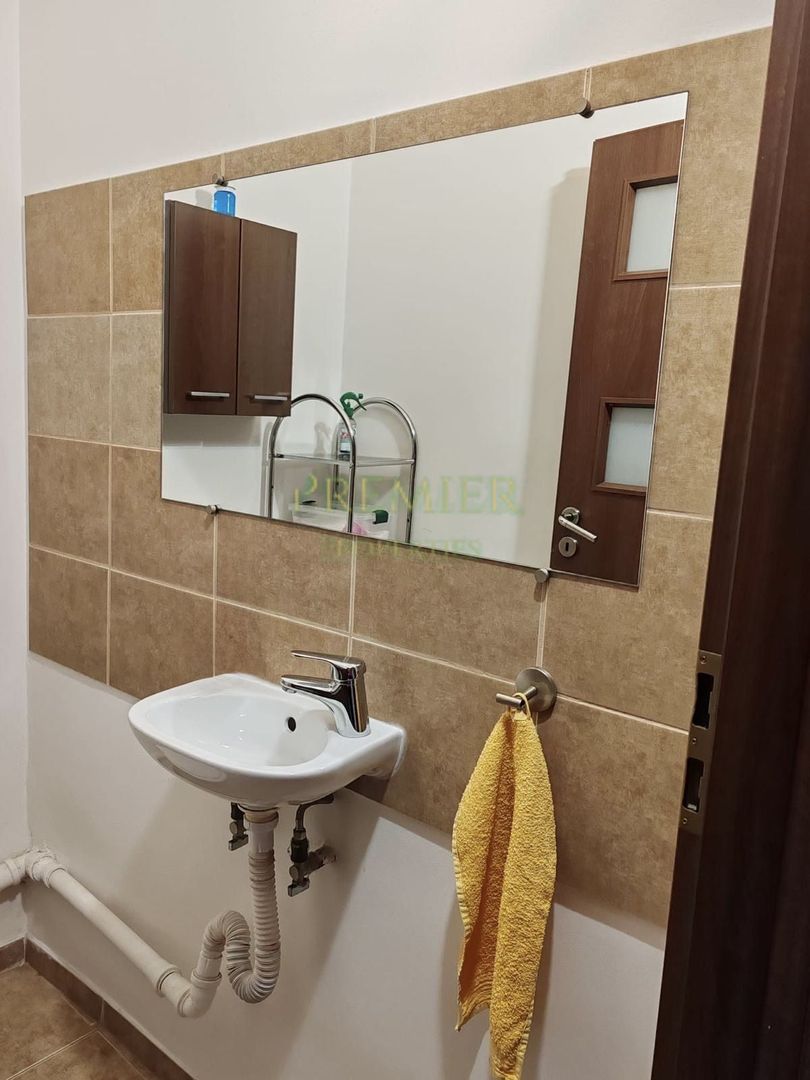 Bloc Rusesc Bucurestii noi vis a vis de metrou Bazilescu boxa - Poză 8