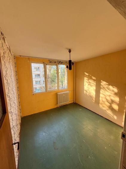 Apartament 3 camere decomandat + boxă – Drumul Taberei – necesită renovare - Poză 8